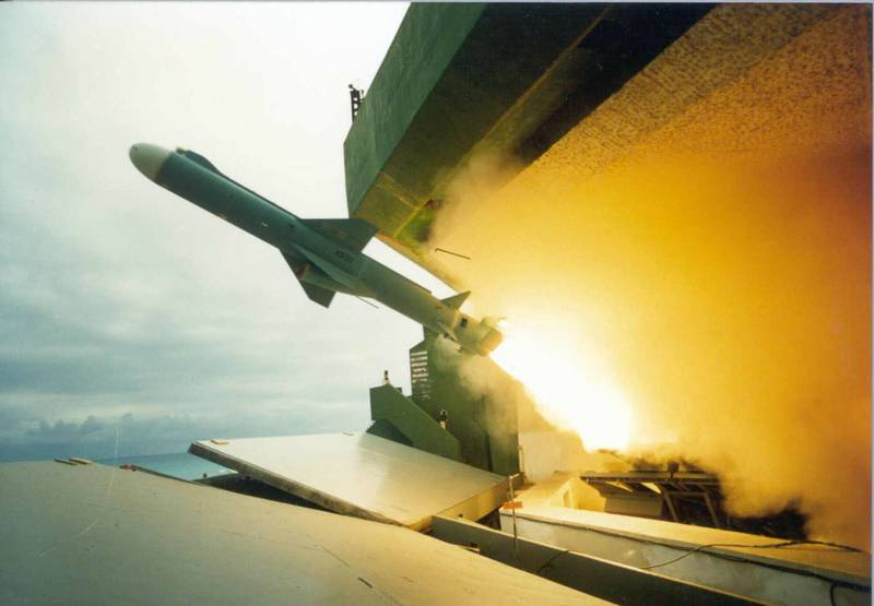台湾“中科院”3月间将有6波“火炮射击”，台媒分析前2波可能是雄二导弹。图自台媒
