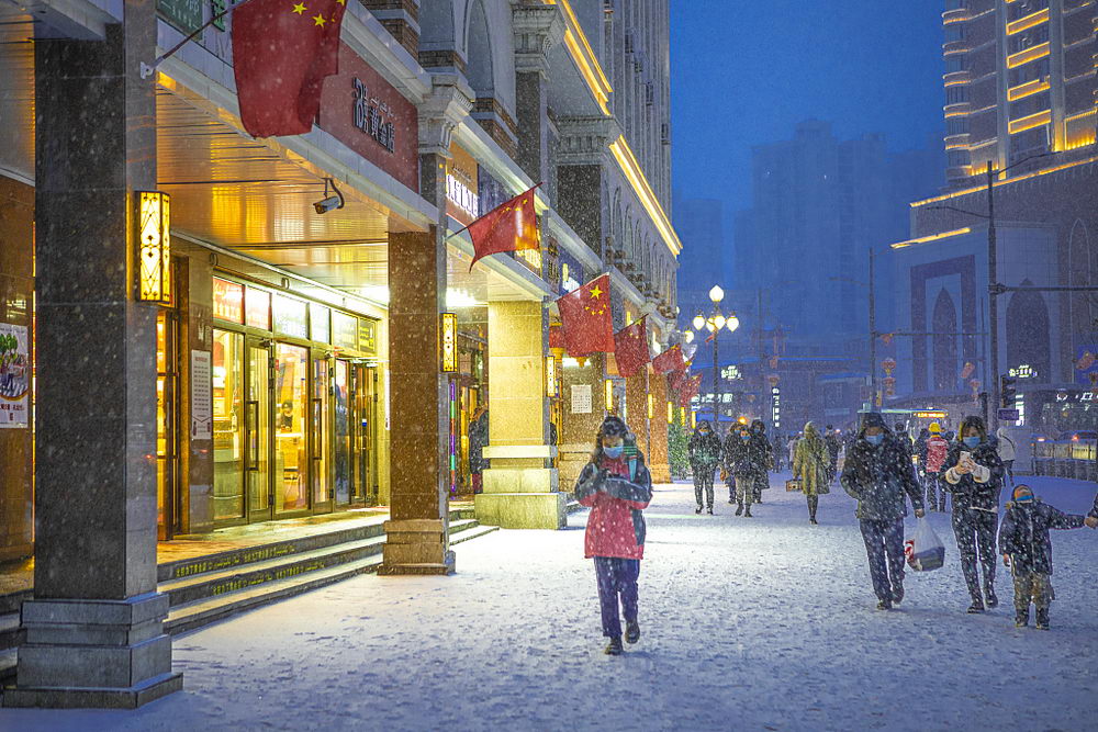 乌鲁木齐街头雪景图片