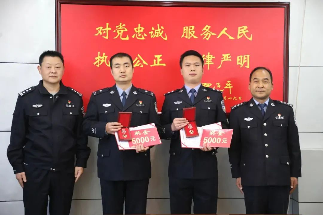 11月29日,记者从汉中市公安局了解到:11月28日,汉中市人民政府给奋不