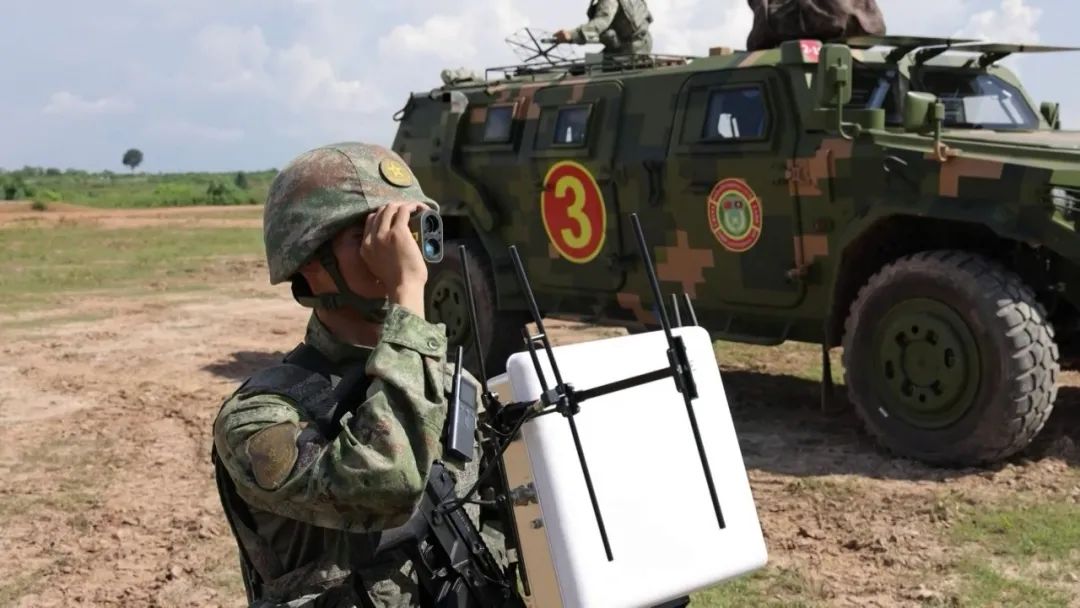 老挝记者介绍中国装备!网友:甚至还用了成语!