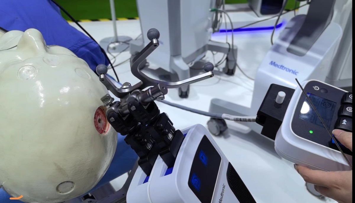 autoguide64神外手术机器人,手术导航系统,术中影像系统,手术动力