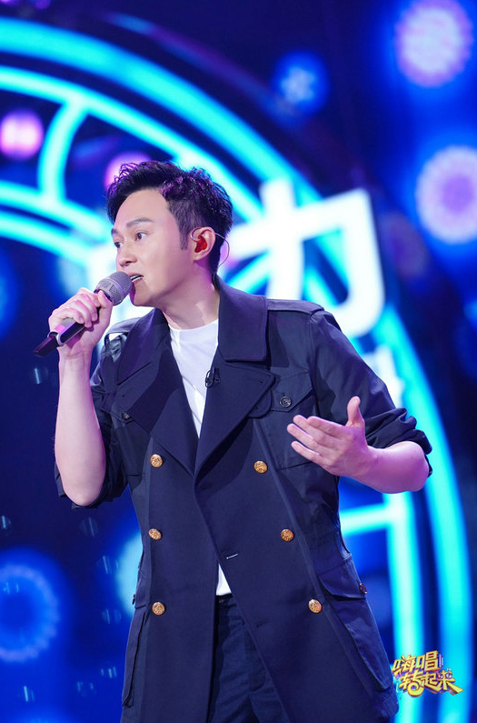 嗨唱转起来2张智霖惊喜空降霍尊秀球技