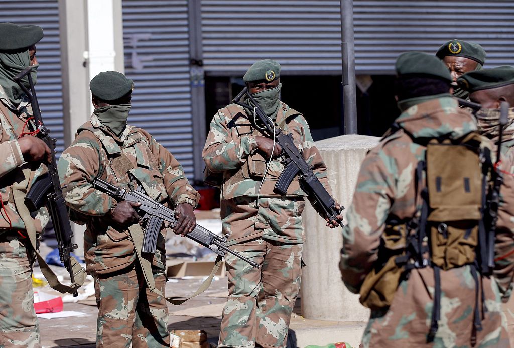 南非国防军(sandf)已经启动向夸祖鲁·纳塔尔省和豪登省遭受暴力袭击
