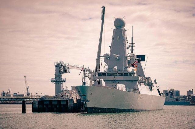 “钻石”号靠泊在英国朴茨茅斯海军基地 资料图