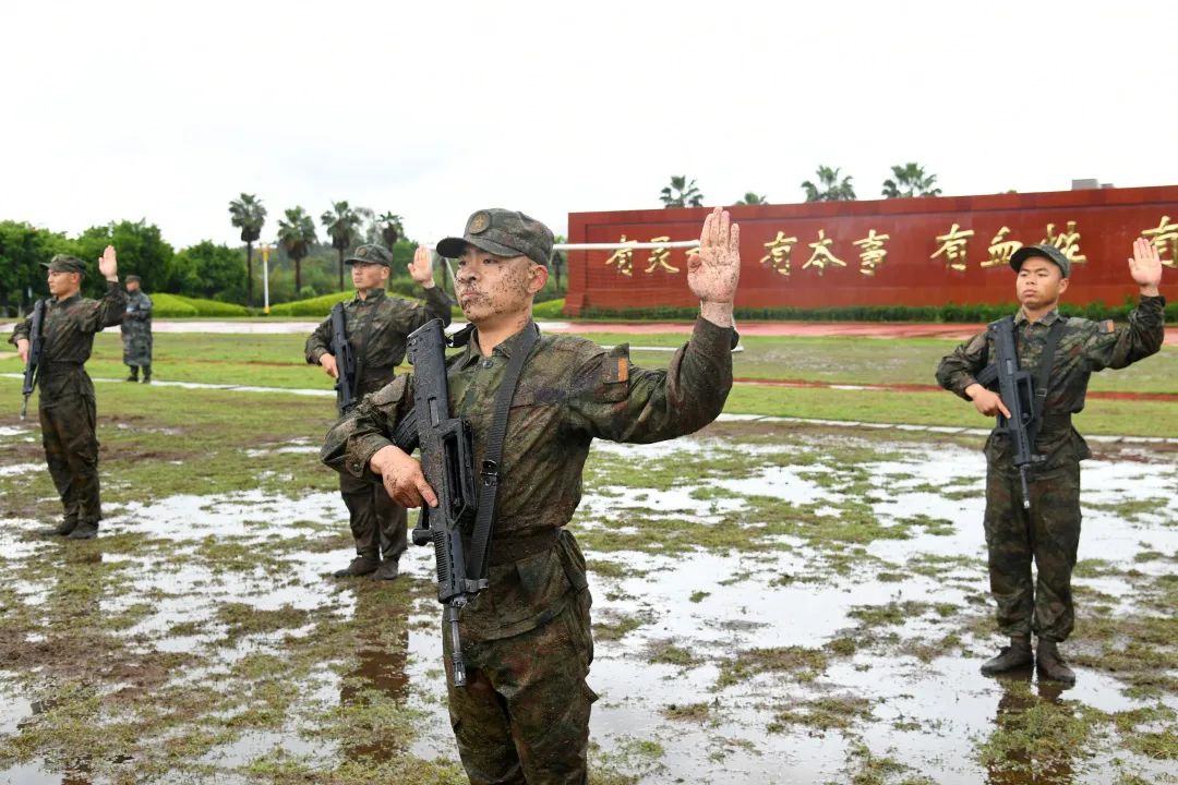 锤炼官兵过硬战斗素养,练练练!
