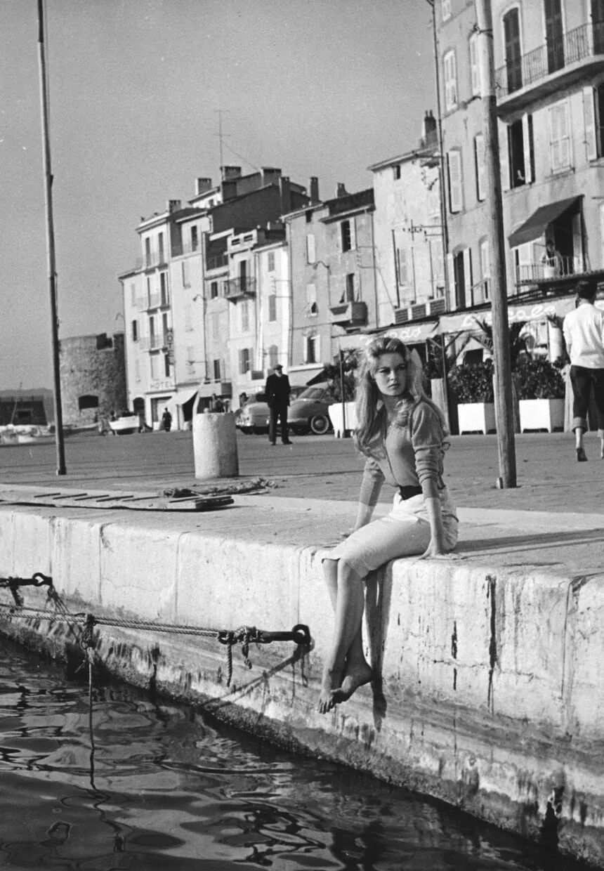 《上帝创造女人》剧照