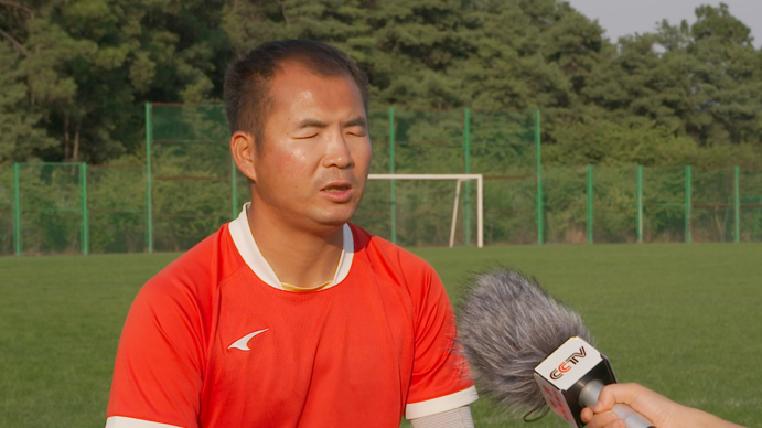 云南盲人足球队队长李孝强