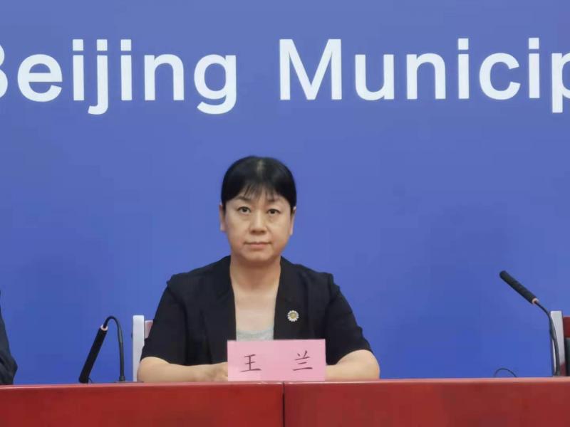 北京铁路部门所有进京旅客100测温查验北京健康宝