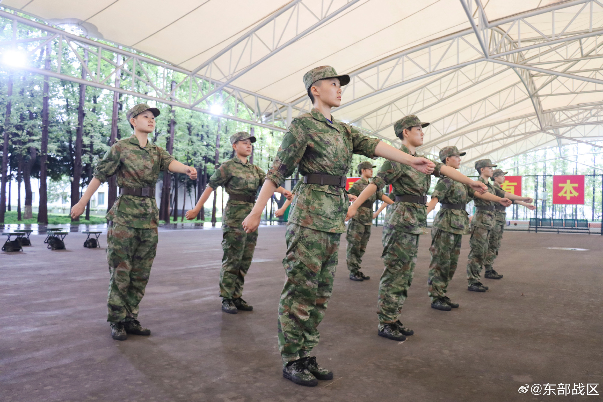 东部战区海军秋季新兵开训