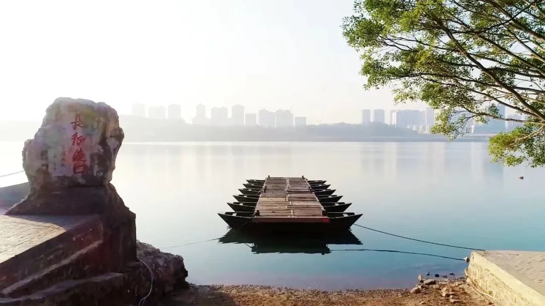 简易浮桥已变成“钢铁巨龙”!这座大桥,以“胜利”命名