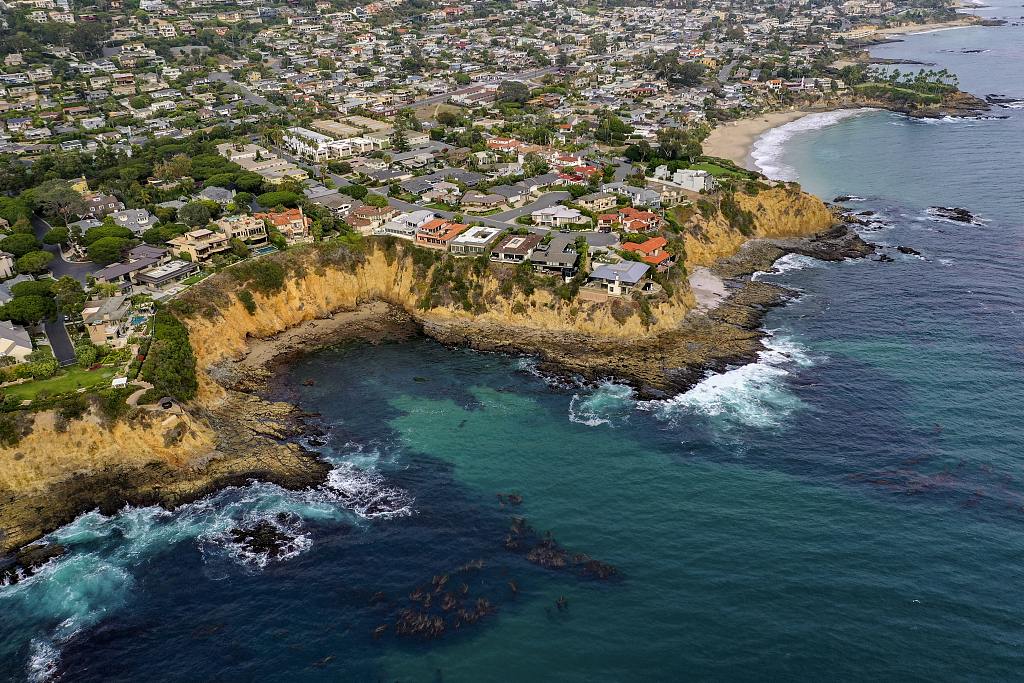 美国加州原油泄漏海洋污染持续