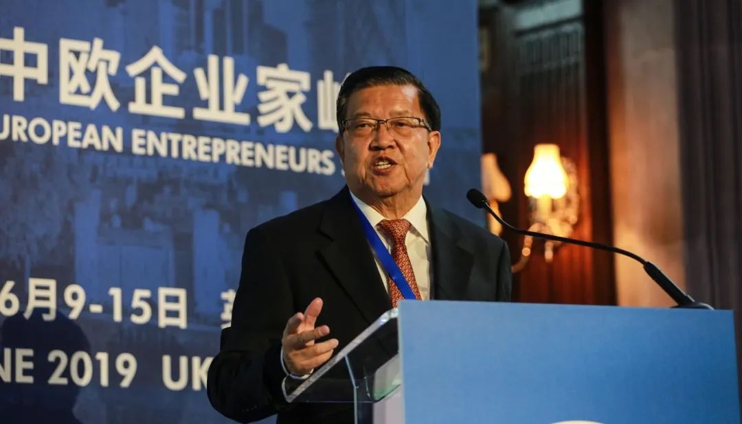 龙永图前对外经贸部副部长、中外企业家联合会联合主席