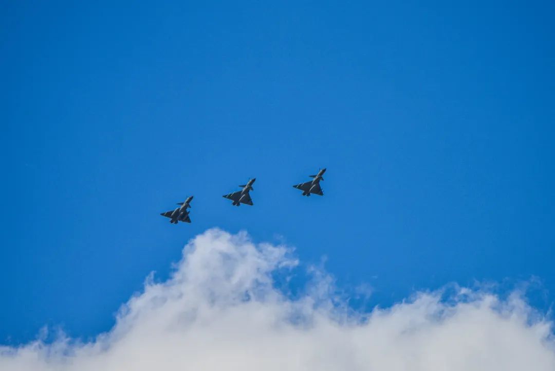 万米高空,展开激烈厮杀
