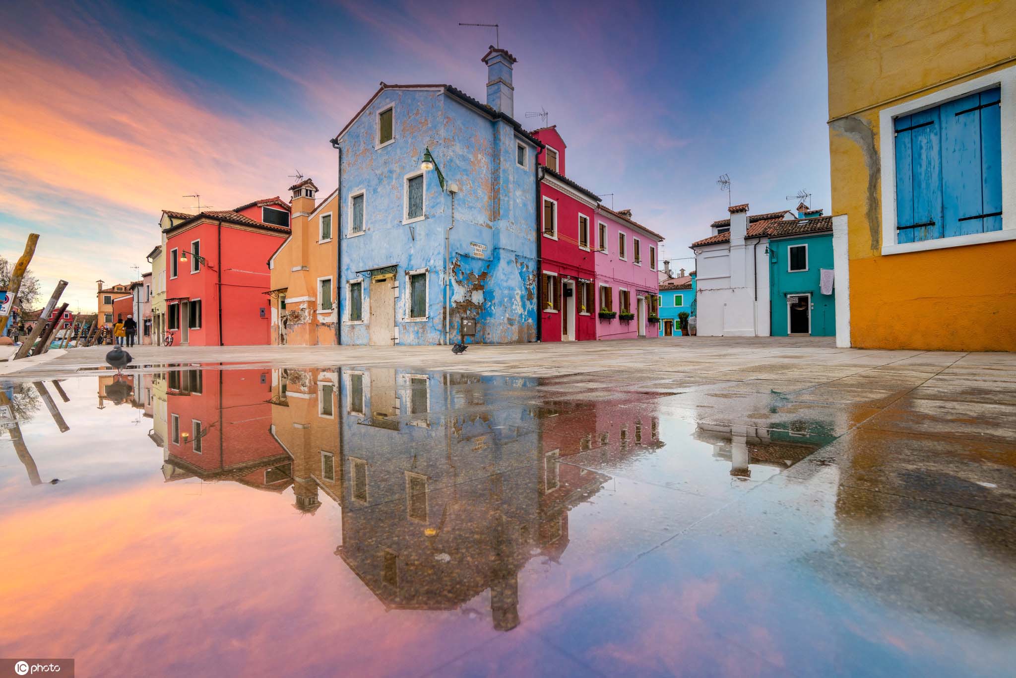 意大利布拉诺岛色彩斑斓的童话世界
