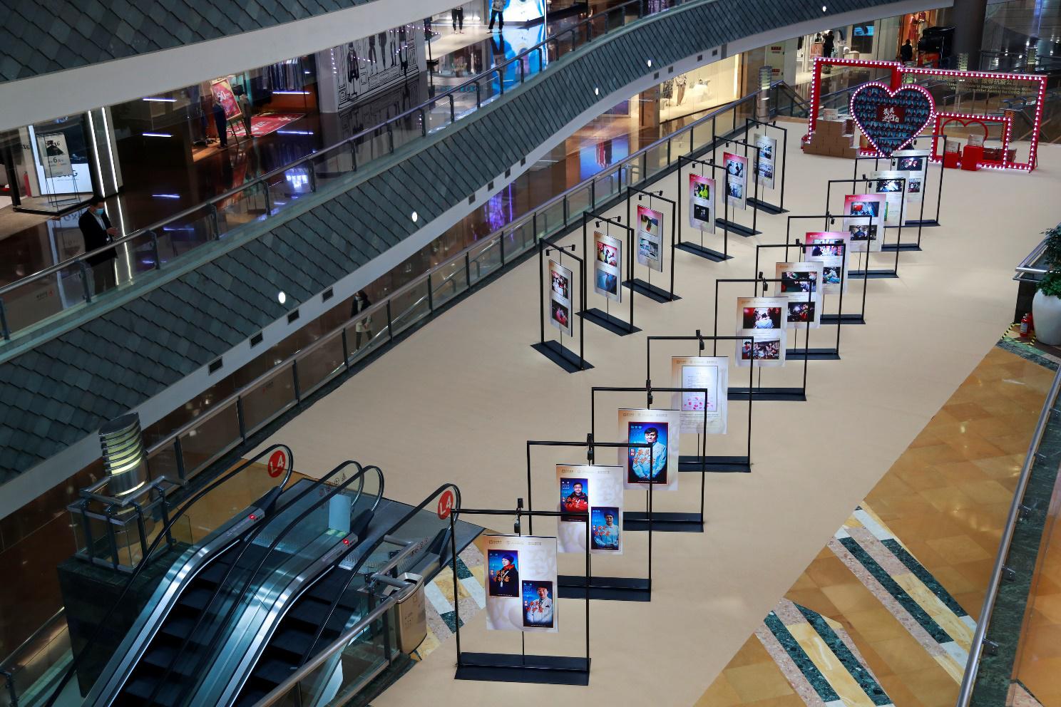 正大集团向最美逆行者致敬援鄂抗疫公益摄影展开幕