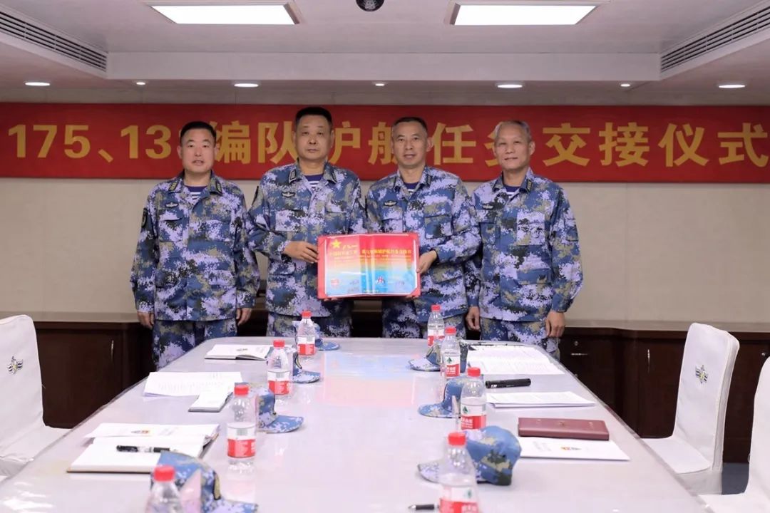 刚刚海军第三十四批护航编队返回三亚军港