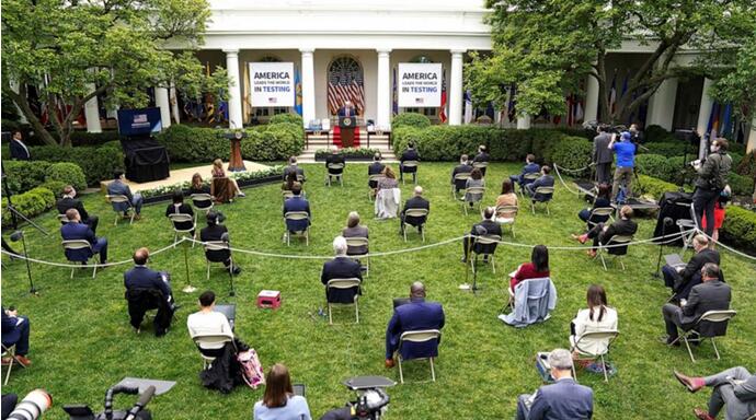 11日白宫记者会现场