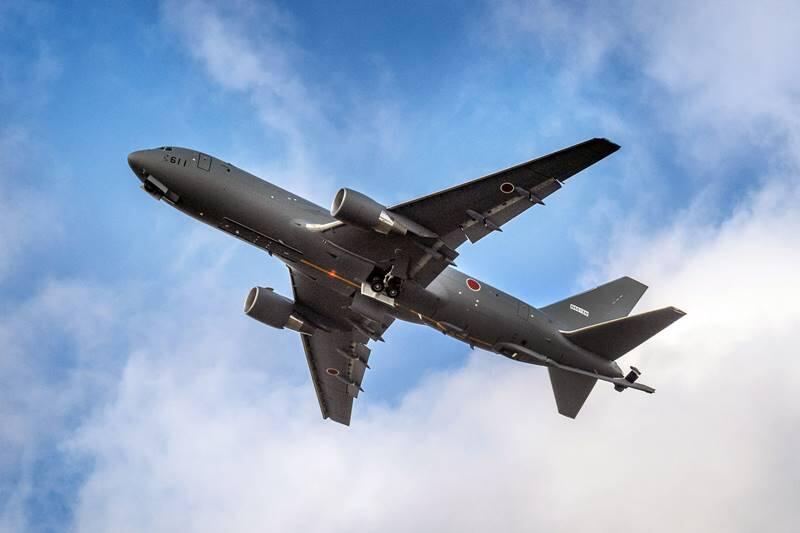 日本KC-46加油机首飞画面