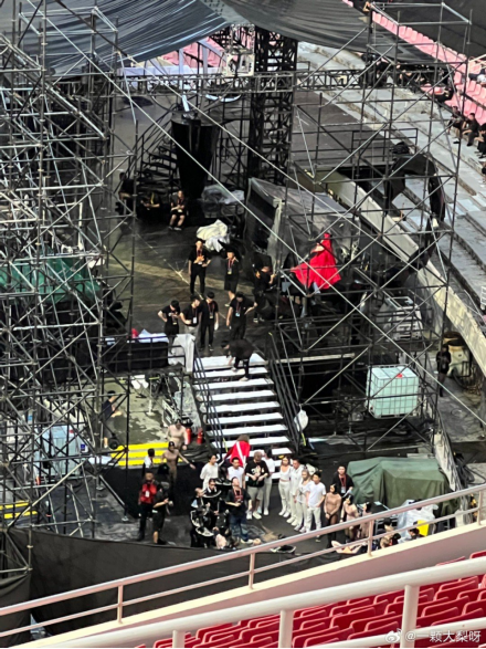 图源:网络(网友拍摄的后台图)