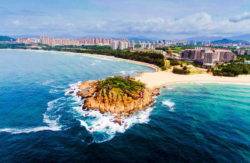 海南陵水：守护最美海岸线 打好蓝天保卫战