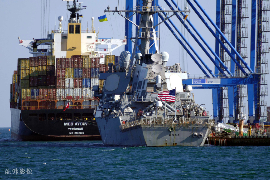 美国导弹驱逐舰停靠乌克兰敖德萨港准备参加黑海演习