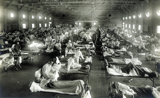 美国堪萨斯州莱利堡军营的西班牙流感患者