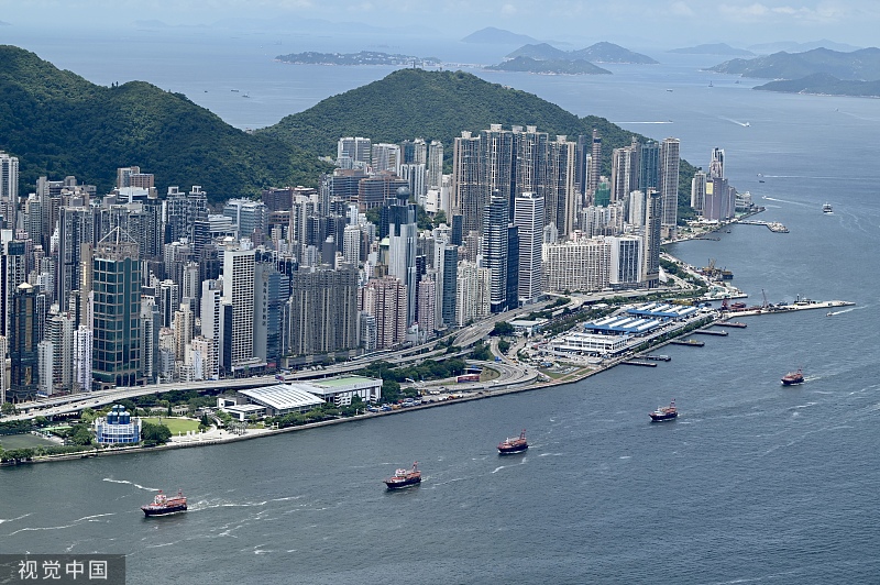 香港:渔船维港巡游庆回归
