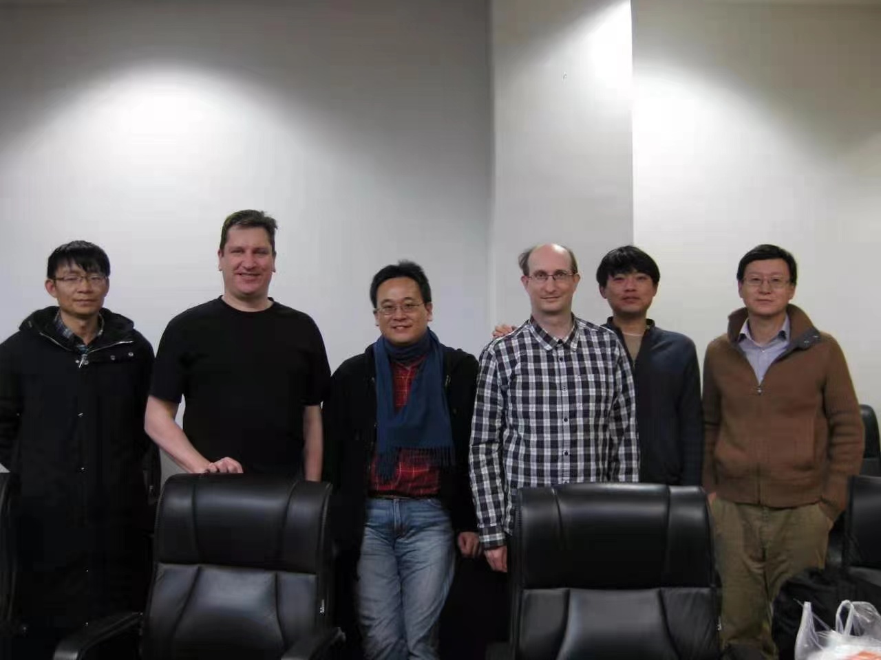 野和田基晴（左三）与其他中外学者