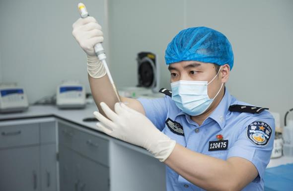 85后法医陈涛对生命要有一种敬畏感