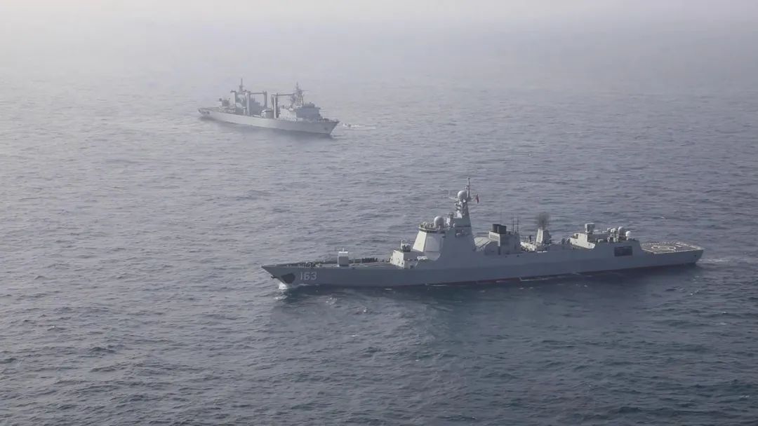 海军第46批护航编队解缆起航奔赴亚丁湾索马里海域执行护航任务