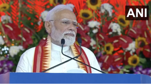 8月25日，莫迪在一场集会上发表讲话。 图源：印媒视频截图