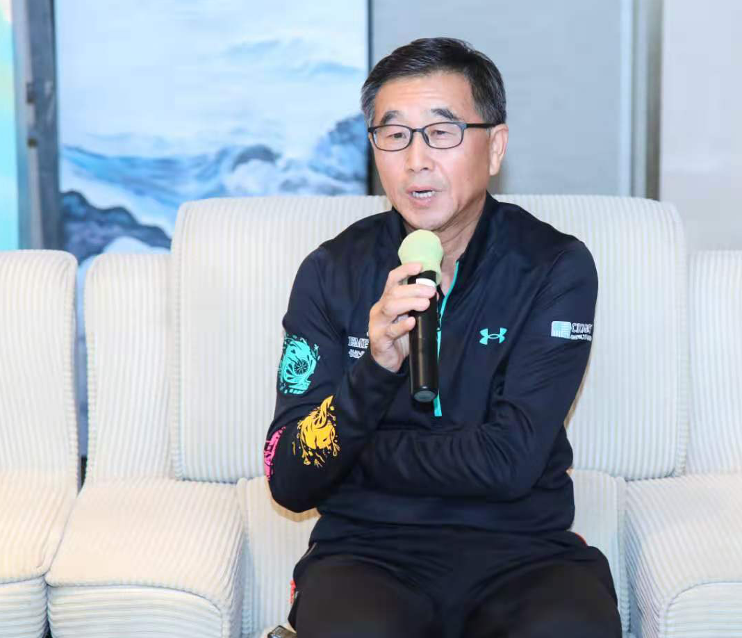 李小白   2016中国马拉松年度人物，新丝路时尚集团名誉董事长、创始人