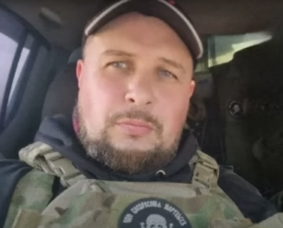 遇难俄罗斯战地记者生前照片（《电讯报》视频截图）