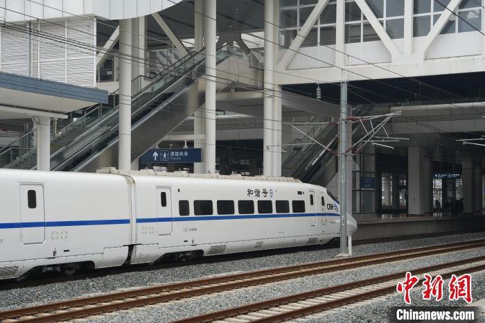 北京丰台d746次;福州始发至北京丰台d760次;荆门始发至上海南k254/1/4