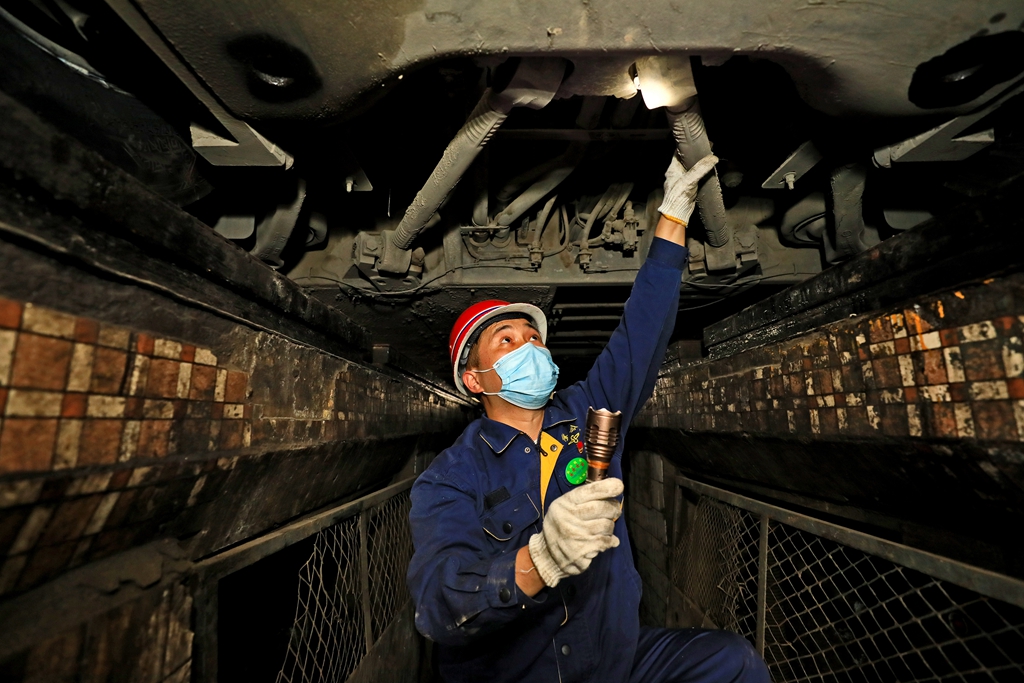 劳动最光荣向每一位辛勤的劳动者致敬