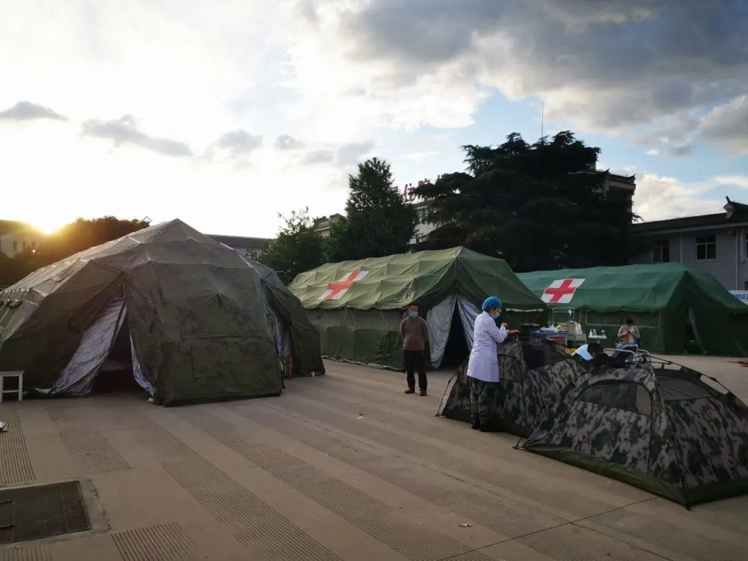 生死時速第75集團軍醫院開設野戰醫院應對震災