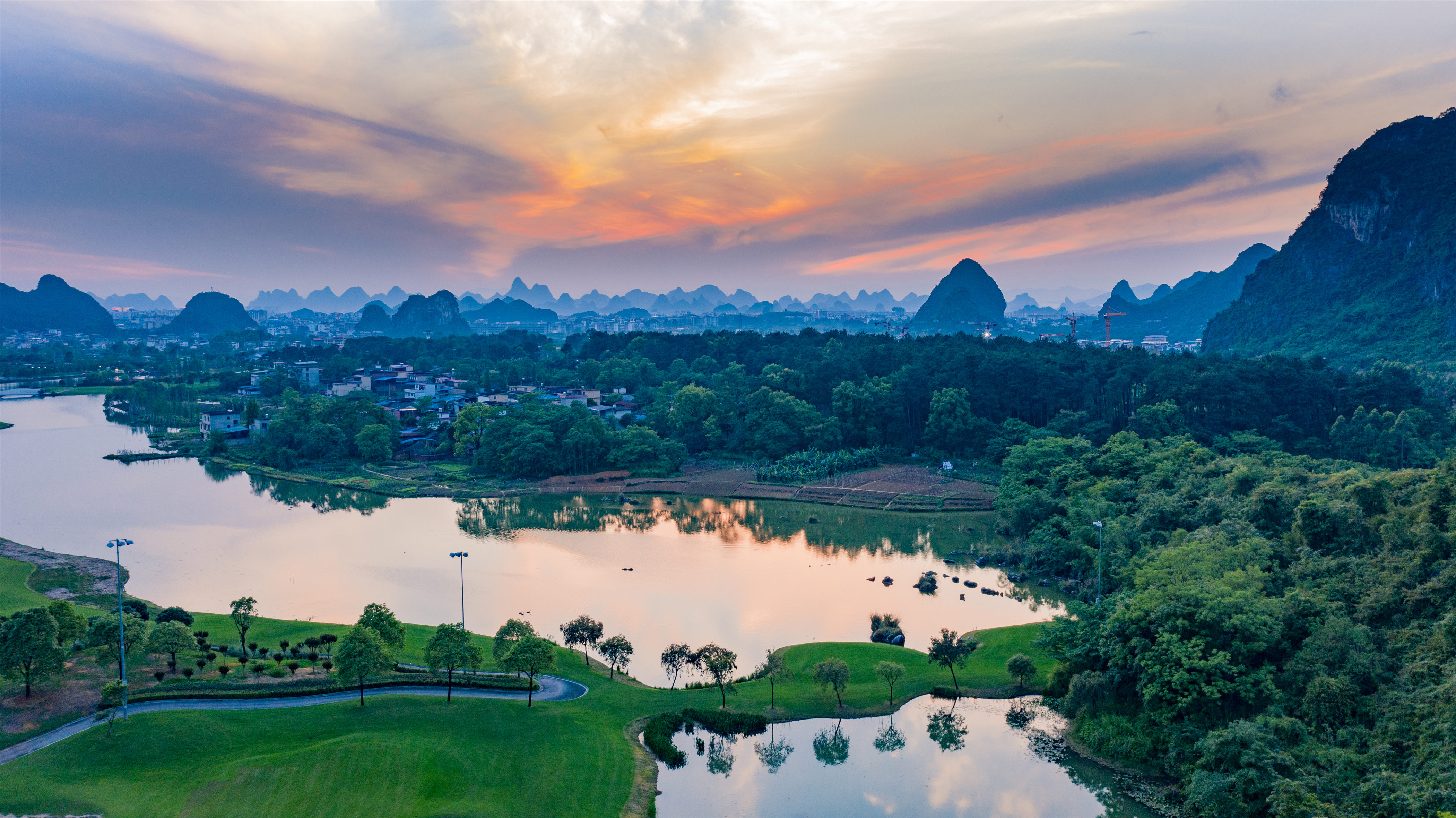 航拍广西桂林桂海晴岚山水美学生活馆