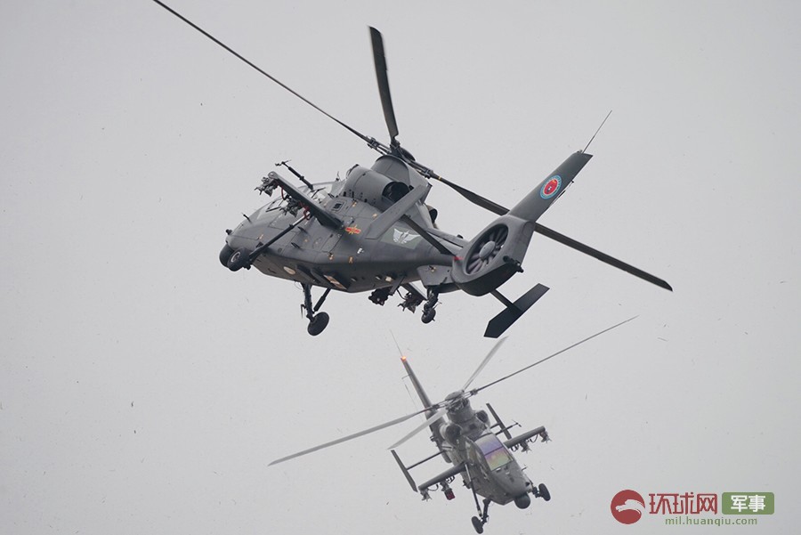 直-19武装直升机表演交叉钟摆