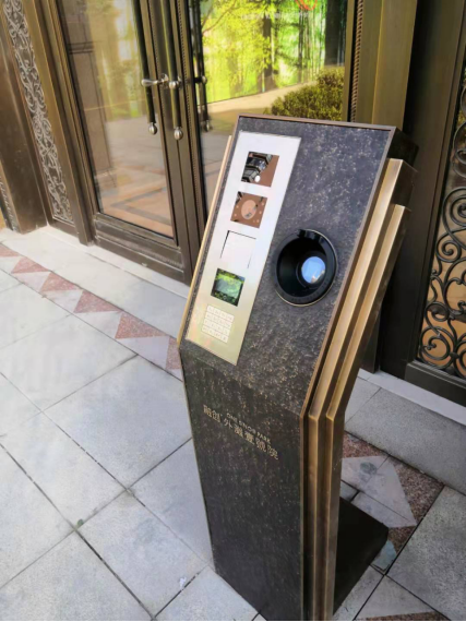 通过手脉门禁刷手开启大门