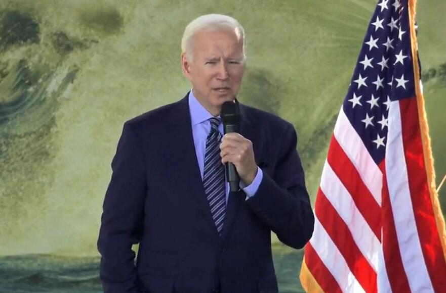 拜登当地时间11月4日在加州卡尔斯巴德发表演讲 视频截图