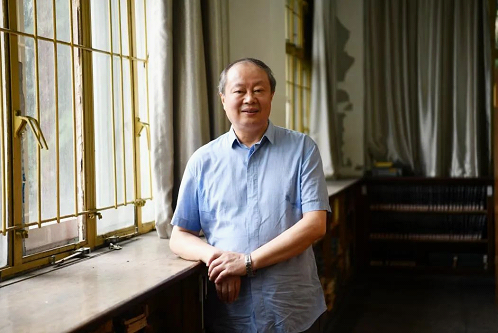 曾明,西南民族大学二级教授,博士生导师,四川省学术和技术带头人,四川