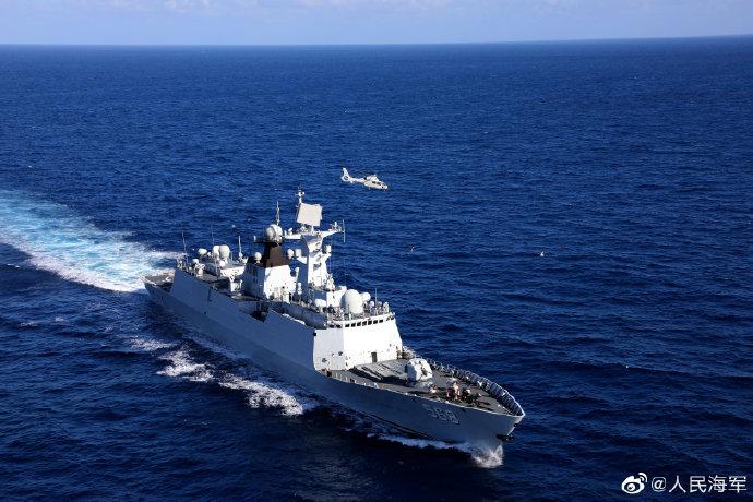海军舰艇编队大洋深处砺精兵
