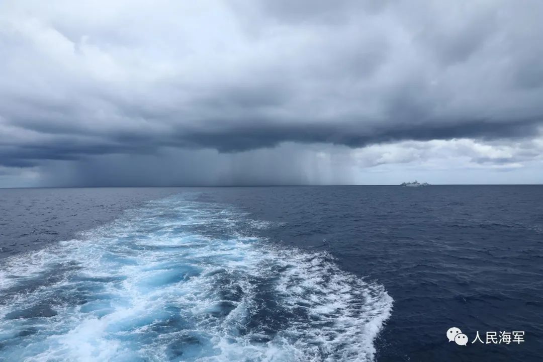 砺剑大洋南部战区海军组织舰艇编队远海训练