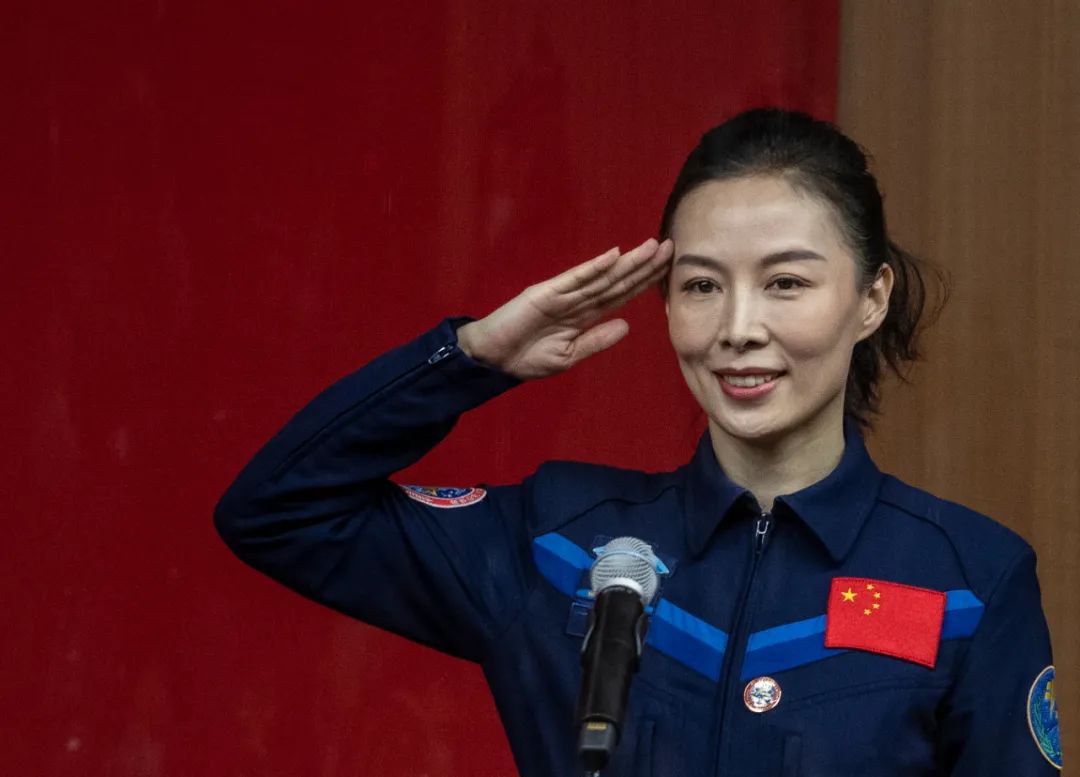 中国首位女航天员刘洋被聘为“中国航天公益形象大使”-欧洲侨报