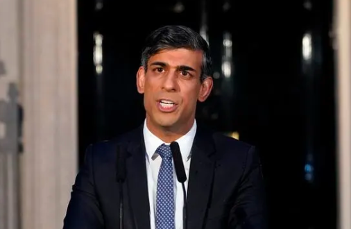 英国首相苏纳克 资料图据英国国家统计局估计,截至2022年,英国约有640