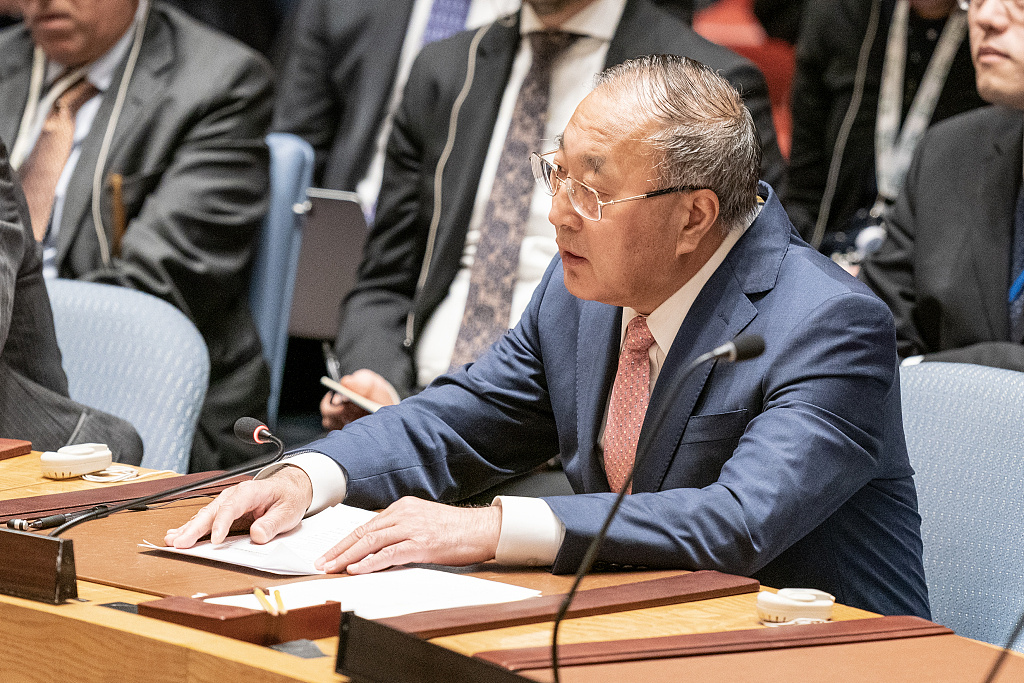 会上说,海地政治僵局久拖不决,黑帮暴力愈发猖獗,人道形势日益严峻