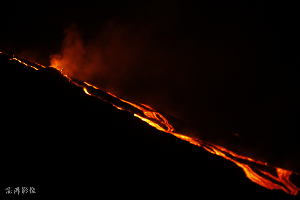 浓烟滚滚!危地马拉帕卡亚火山喷发