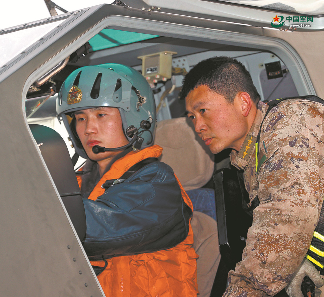 第72集团军某陆航旅开展多机型多弹种海上实弹射击训练
