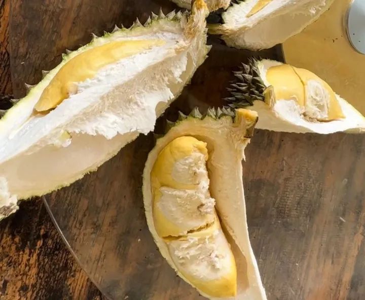 国产榴莲上市浙江小伙尝到第一口明年给浙江人尝鲜