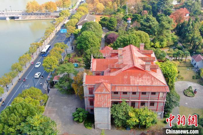 航拍初冬的南通博物苑。 许丛军 摄
